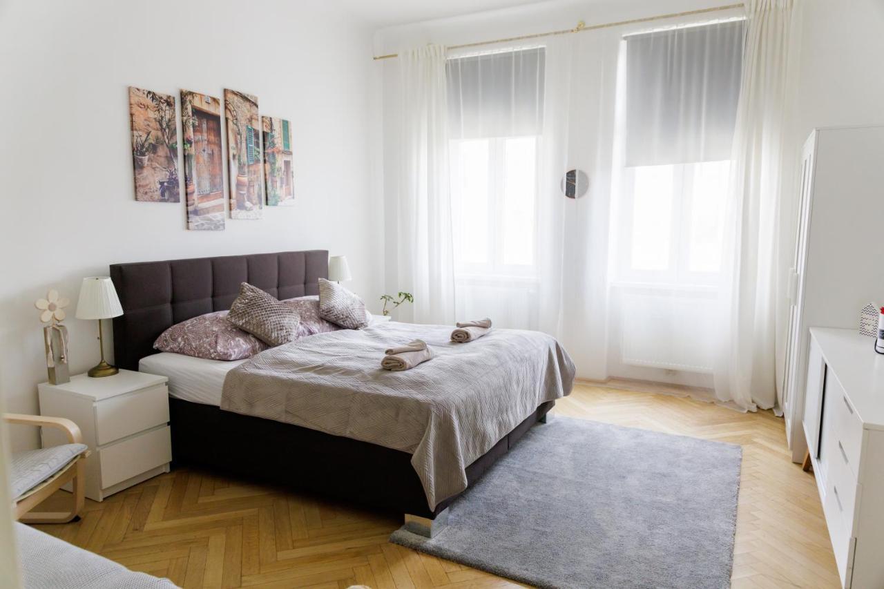 Moonlight Apartment With Porch Near Schoenbrunn And Westbahnhof Wien Ngoại thất bức ảnh