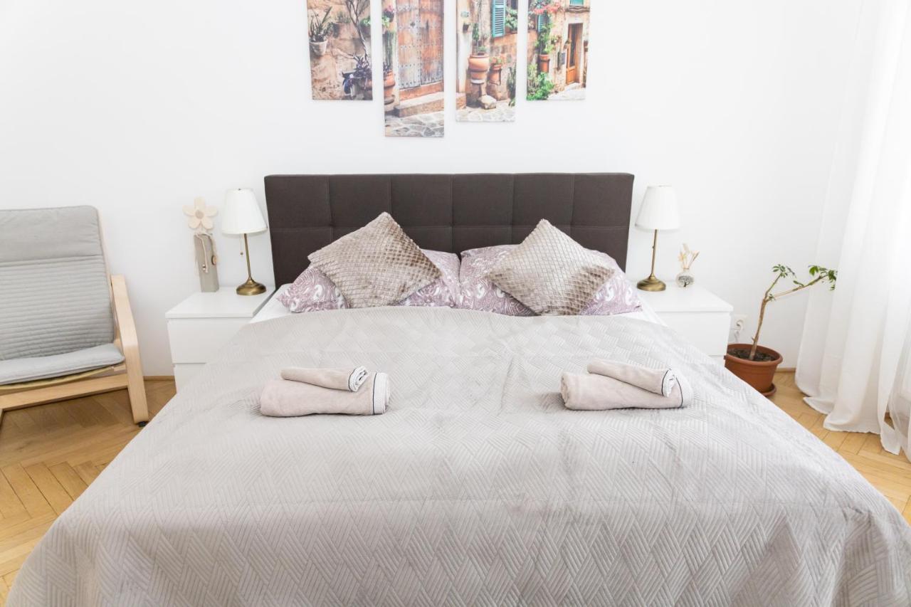 Moonlight Apartment With Porch Near Schoenbrunn And Westbahnhof Wien Ngoại thất bức ảnh