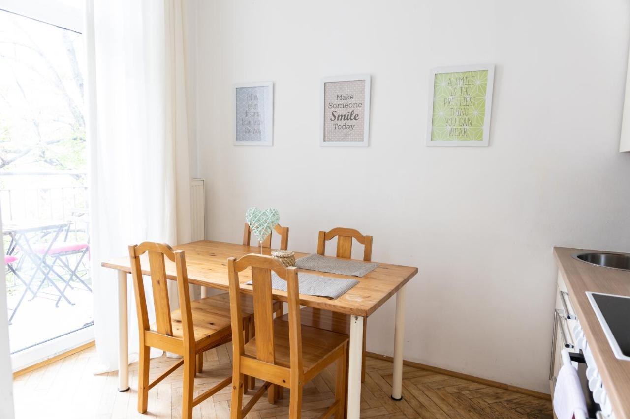 Moonlight Apartment With Porch Near Schoenbrunn And Westbahnhof Wien Ngoại thất bức ảnh